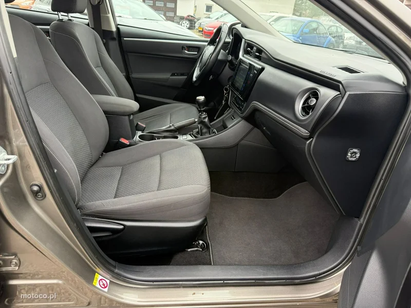 Toyota Corolla E160/E170 18