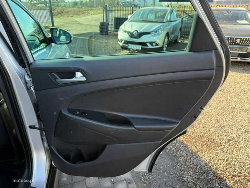 Hyundai TUCSON 12