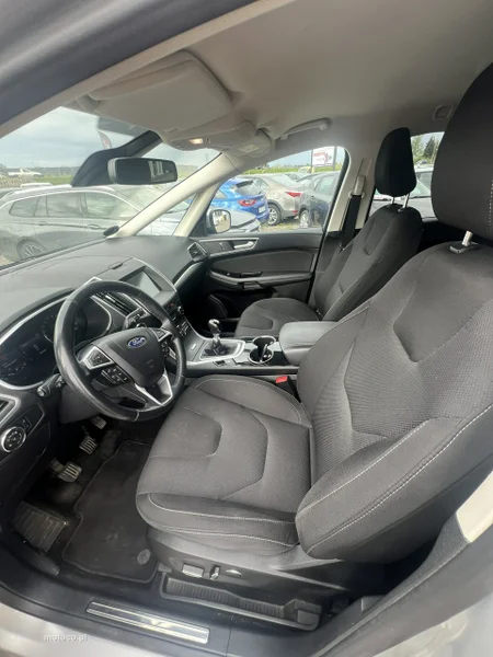 Ford S-Max II 12
