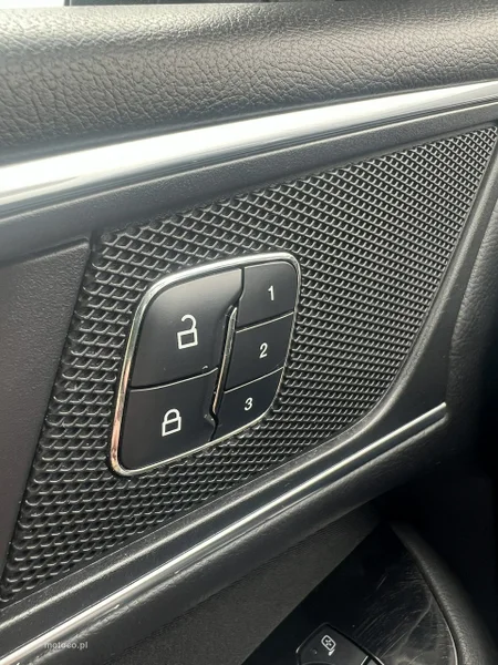 Ford S-Max II 15