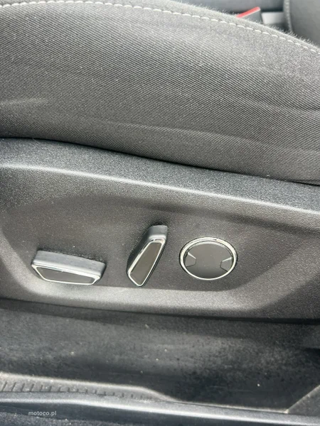 Ford S-Max II 25