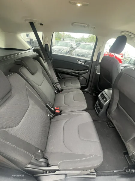 Ford S-Max II 26