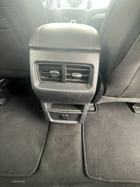 Ford S-Max II 27