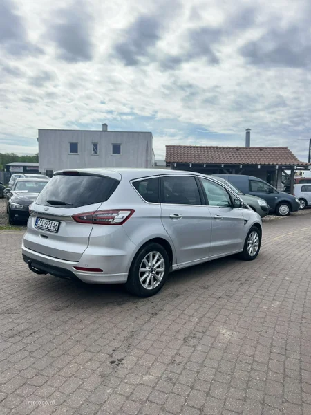 Ford S-Max II 4