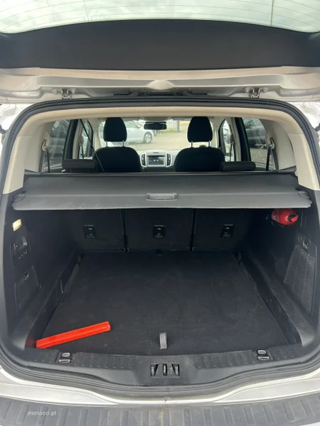 Ford S-Max II 6