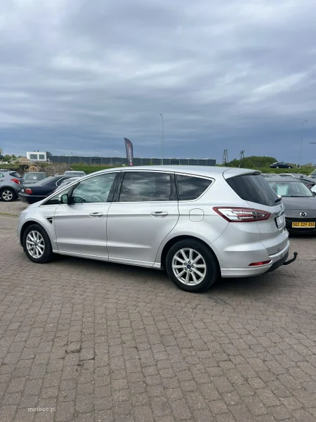 Ford S-Max II 7