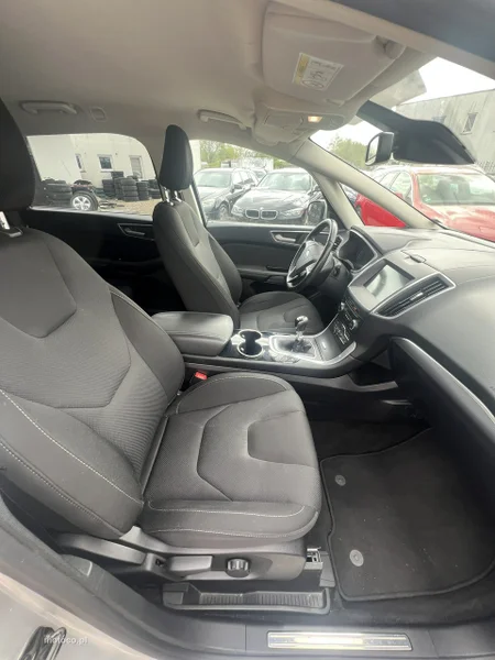 Ford S-Max II 10