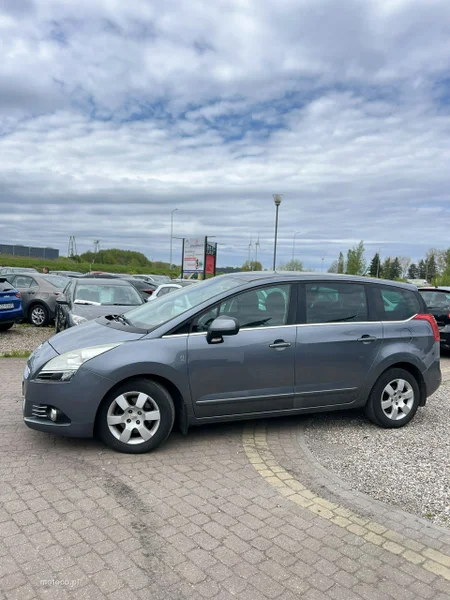 Peugeot 5008 2