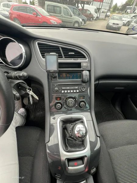 Peugeot 5008 17