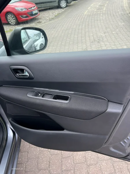 Peugeot 5008 9