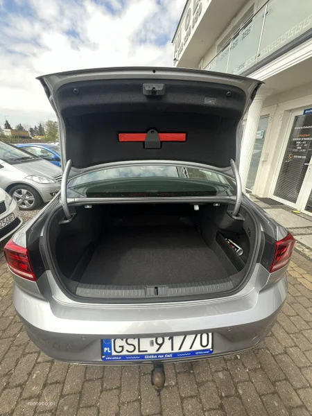 Volkswagen Passat B8 5