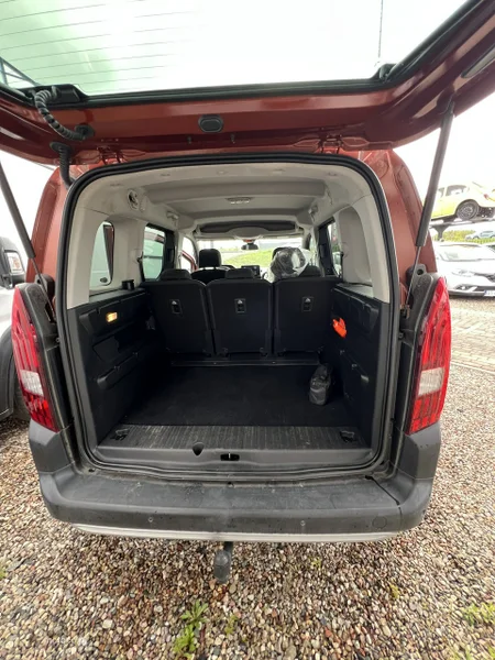 Peugeot Rifter 5