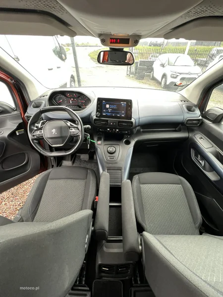 Peugeot Rifter 8