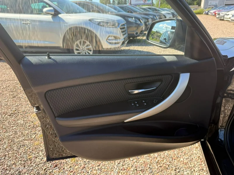 BMW Seria 3 F30 320 9