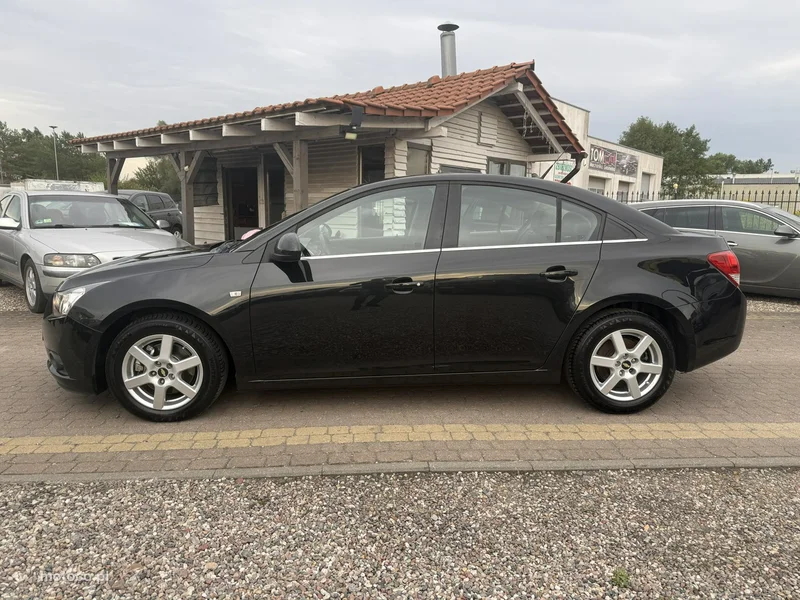 Chevrolet Cruze 4