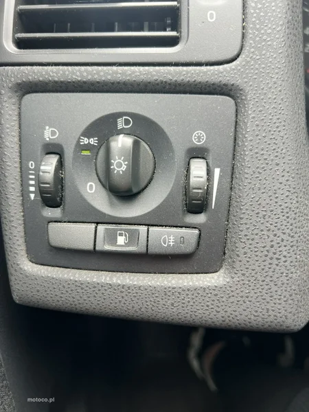 Volvo V50 15