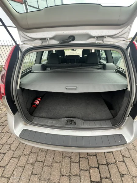 Volvo V50 16