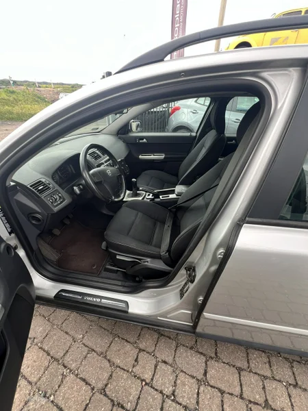 Volvo V50 17