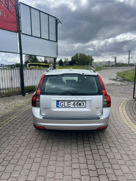 Volvo V50 3
