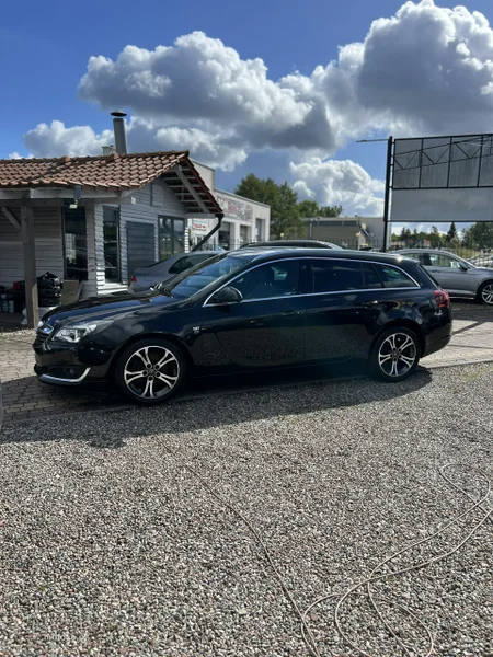 Opel Insignia Sports Tourer 3