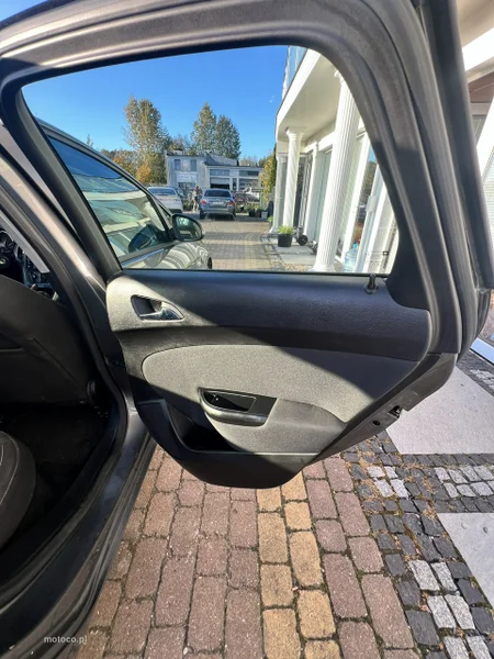 Opel Astra J 7