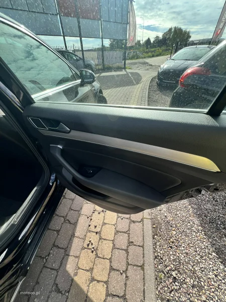 Volkswagen Passat Variant B8 11