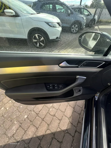 Volkswagen Passat Variant B8 16
