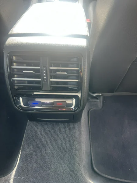 Volkswagen Passat Variant B8 10