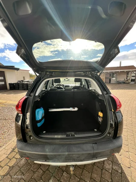 Peugeot 2008 8