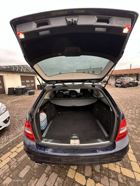 Mercedes-Benz Klasa C W204 C 220 7