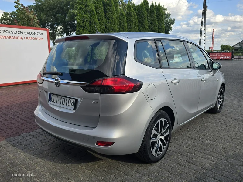 Opel Zafira C Tourer 4