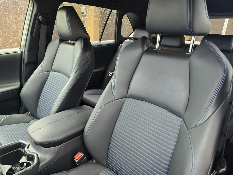 Toyota RAV 4 XA50 11