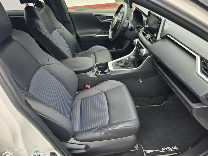 Toyota RAV 4 XA50 15