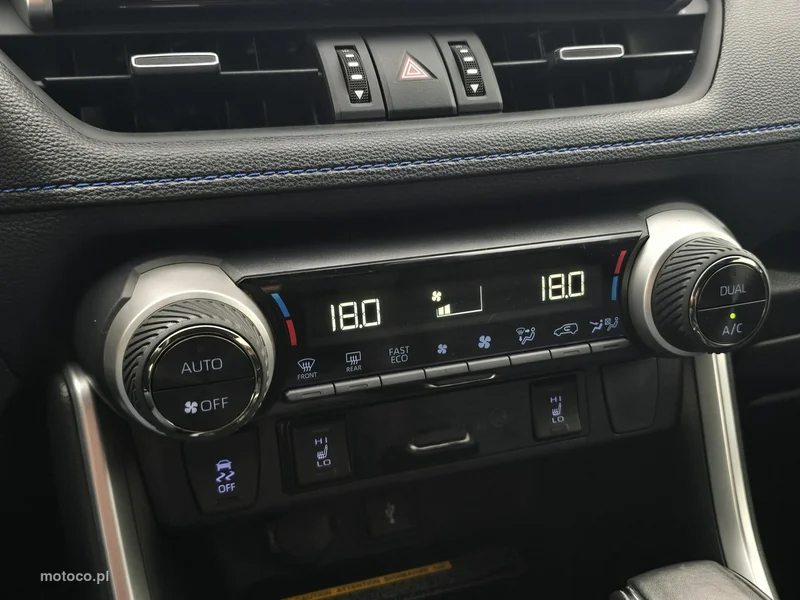 Toyota RAV 4 XA50 22