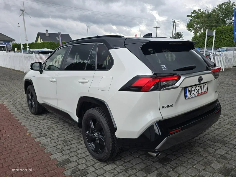 Toyota RAV 4 XA50 6