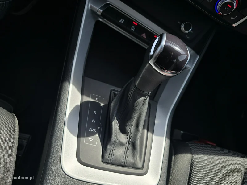 Audi Q3 F3 25