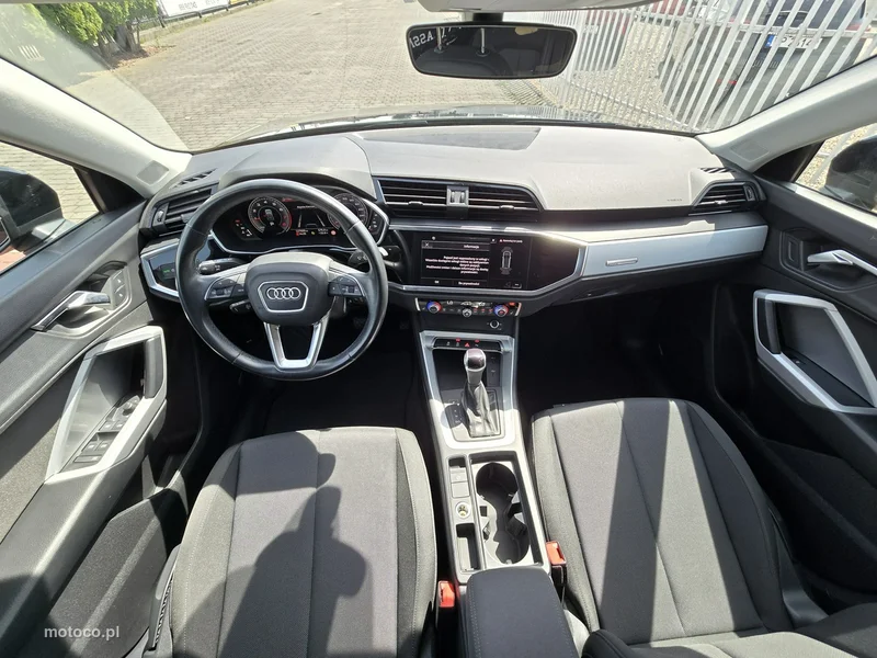 Audi Q3 F3 8