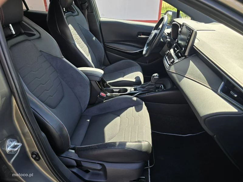 Toyota Corolla E210 16