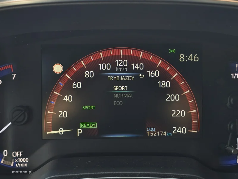 Toyota Corolla E210 29