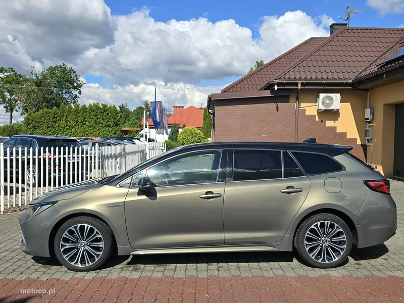 Toyota Corolla E210 8