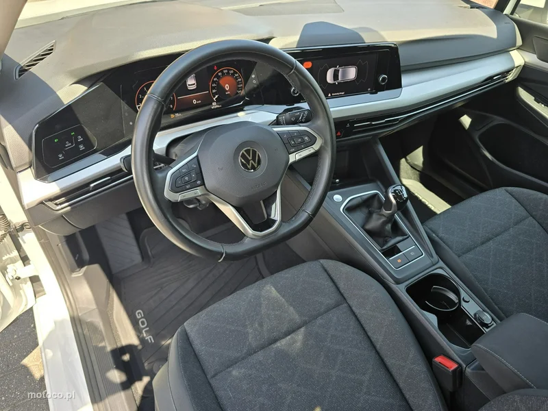 Volkswagen Golf VIII 11