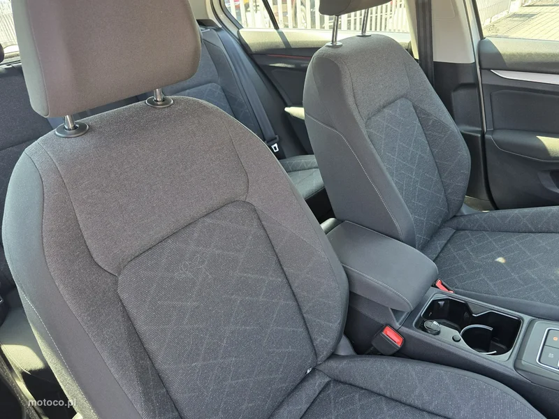 Volkswagen Golf VIII 17