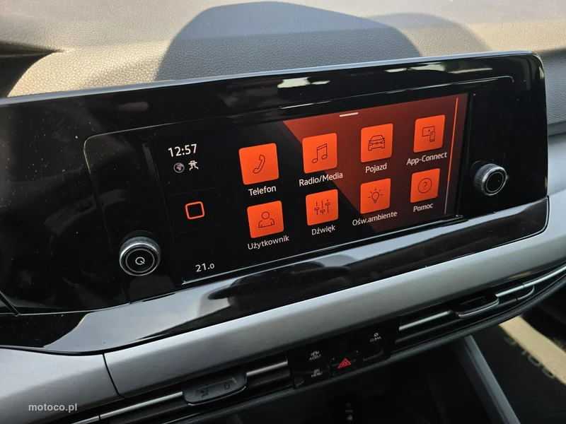 Volkswagen Golf VIII 26