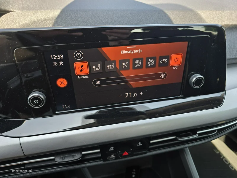 Volkswagen Golf VIII 31