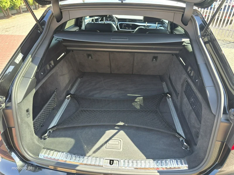 Audi A6 C8 33