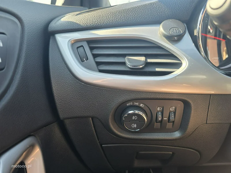 Opel Astra K 26
