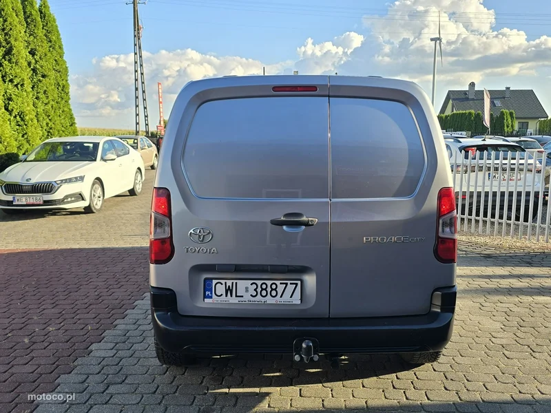 Toyota Proace City 6
