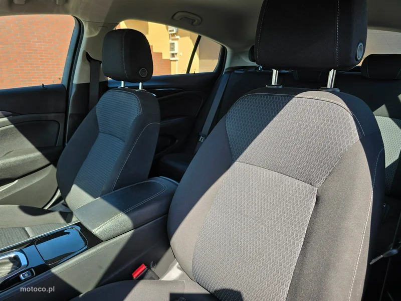 Opel Insignia B 12