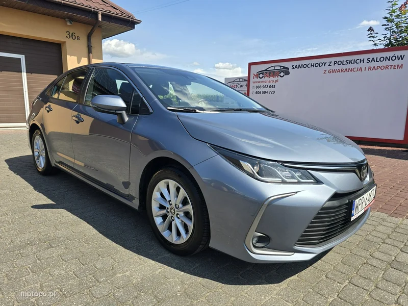 Toyota Corolla E210 3