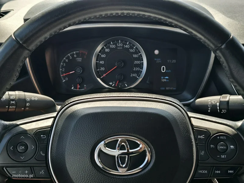 Toyota Corolla E210 23